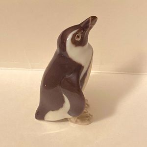 VINTAGE BING & GRONDAHL B&G COPENHAGEN PENGUIN PORCELAIN FIGURINE # 1821